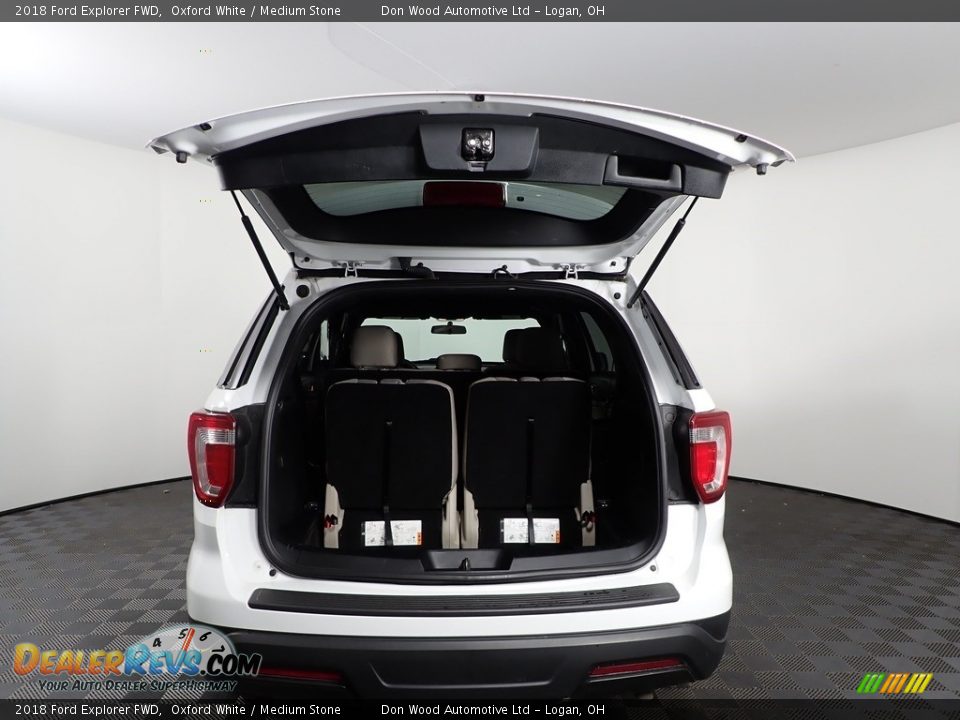 2018 Ford Explorer FWD Oxford White / Medium Stone Photo #7