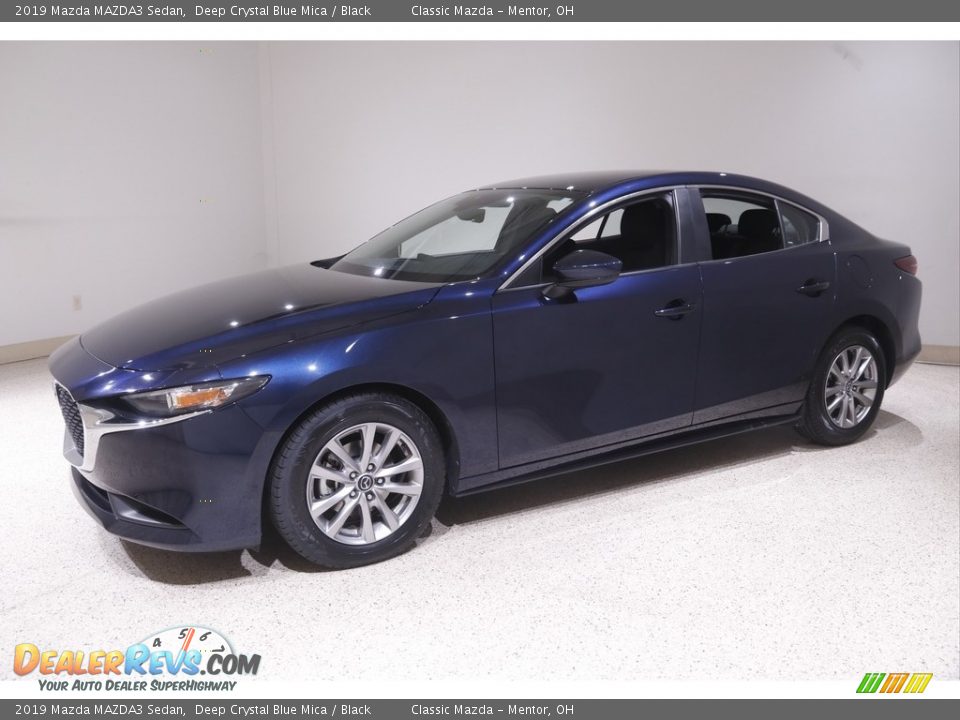 Front 3/4 View of 2019 Mazda MAZDA3 Sedan Photo #3