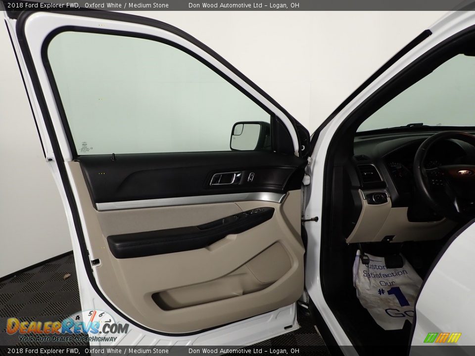 2018 Ford Explorer FWD Oxford White / Medium Stone Photo #10