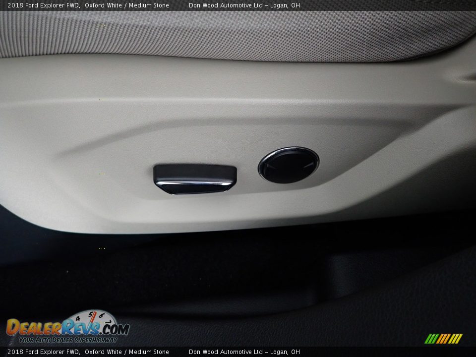 2018 Ford Explorer FWD Oxford White / Medium Stone Photo #12
