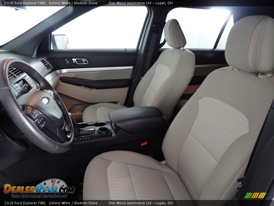 2018 Ford Explorer FWD Oxford White / Medium Stone Photo #13