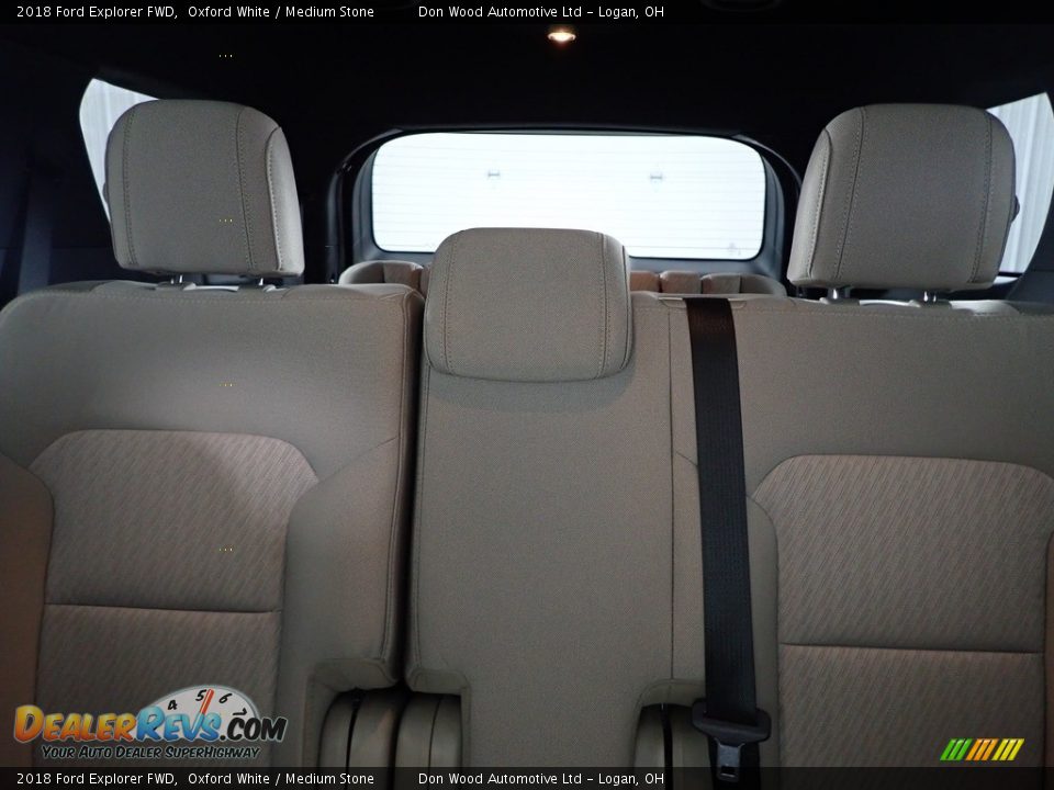 2018 Ford Explorer FWD Oxford White / Medium Stone Photo #21