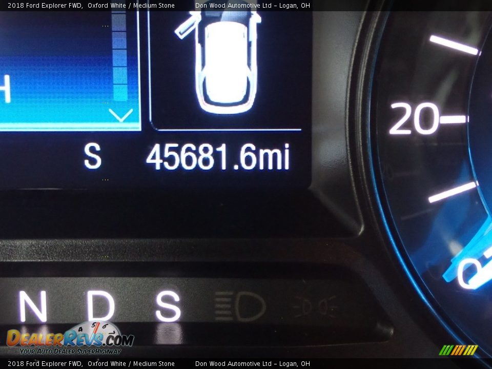 2018 Ford Explorer FWD Oxford White / Medium Stone Photo #32