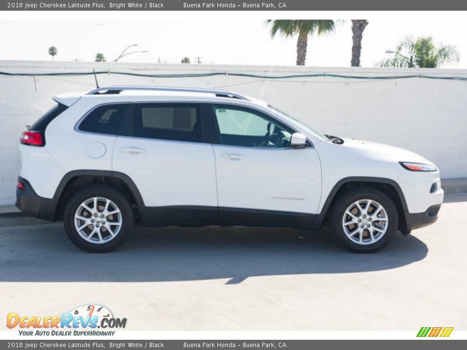 2018 Jeep Cherokee Latitude Plus Bright White / Black Photo #10