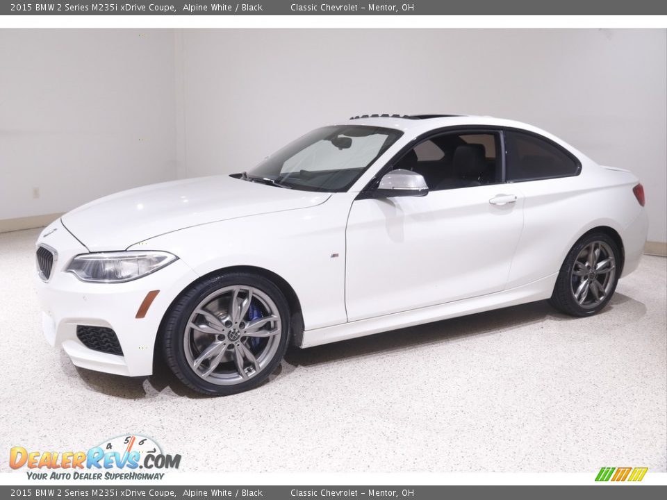 Front 3/4 View of 2015 BMW 2 Series M235i xDrive Coupe Photo #3