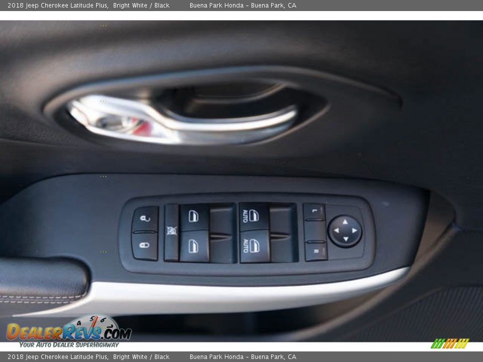 2018 Jeep Cherokee Latitude Plus Bright White / Black Photo #29