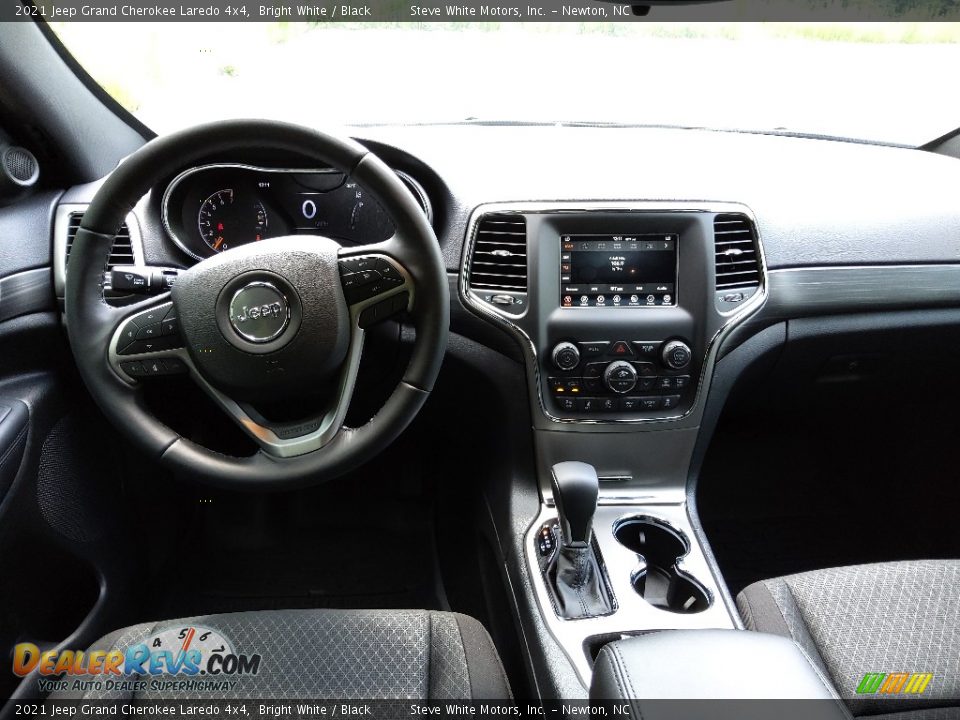 2021 Jeep Grand Cherokee Laredo 4x4 Bright White / Black Photo #19