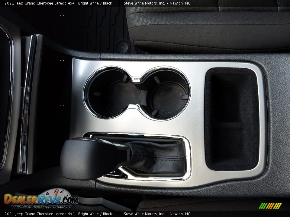 2021 Jeep Grand Cherokee Laredo 4x4 Bright White / Black Photo #27