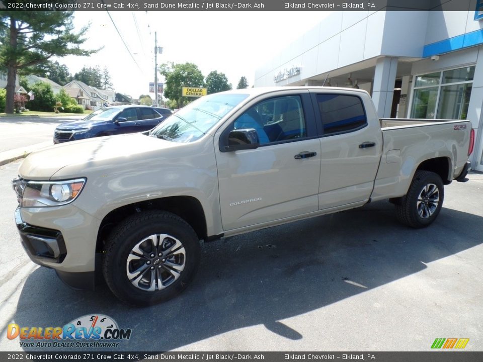 Front 3/4 View of 2022 Chevrolet Colorado Z71 Crew Cab 4x4 Photo #9