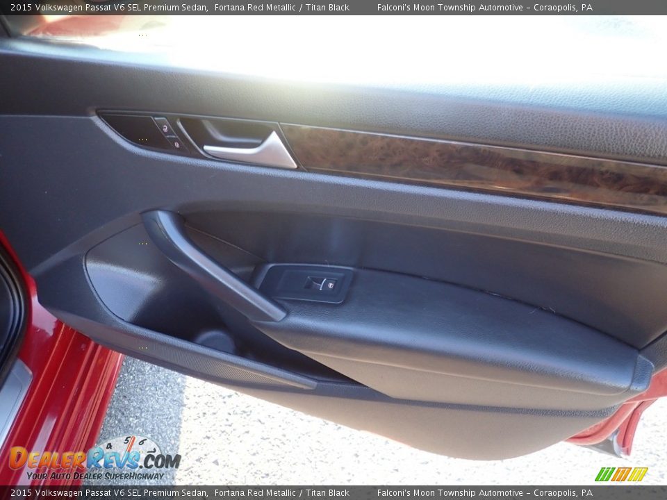 2015 Volkswagen Passat V6 SEL Premium Sedan Fortana Red Metallic / Titan Black Photo #14