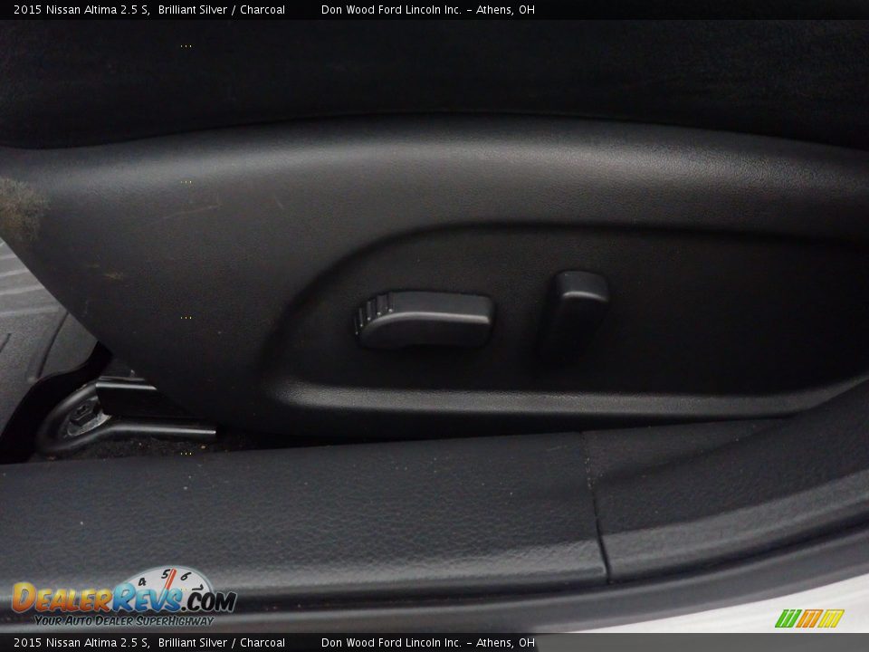 2015 Nissan Altima 2.5 S Brilliant Silver / Charcoal Photo #22