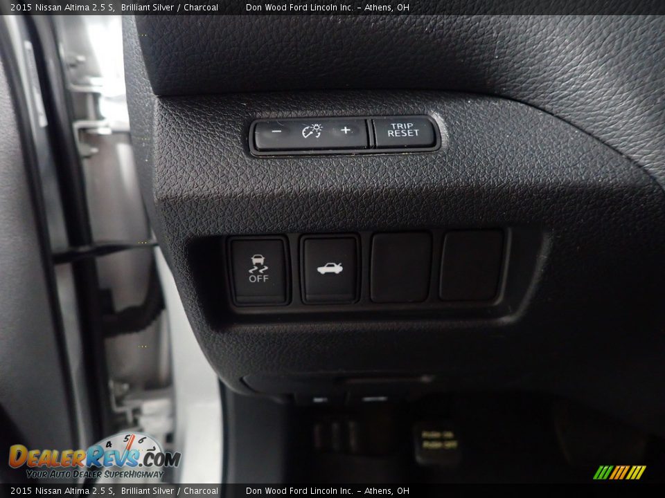 2015 Nissan Altima 2.5 S Brilliant Silver / Charcoal Photo #30