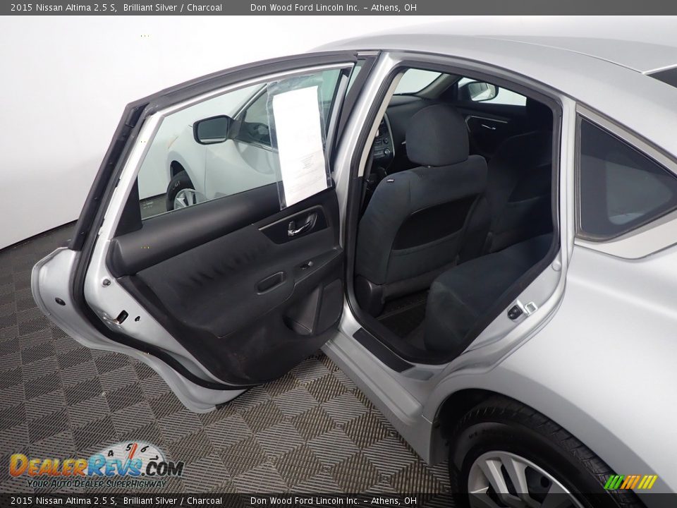 2015 Nissan Altima 2.5 S Brilliant Silver / Charcoal Photo #33
