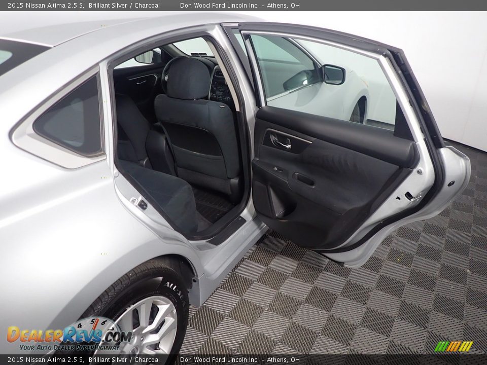 2015 Nissan Altima 2.5 S Brilliant Silver / Charcoal Photo #35