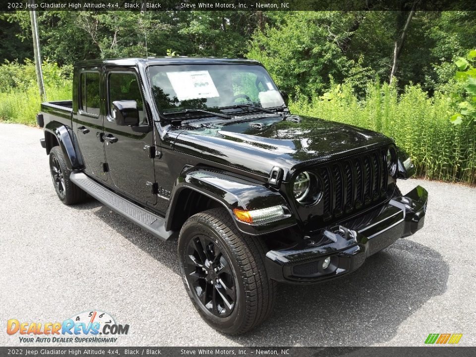 Front 3/4 View of 2022 Jeep Gladiator High Altitude 4x4 Photo #4