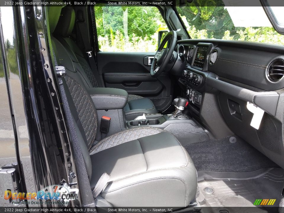 Front Seat of 2022 Jeep Gladiator High Altitude 4x4 Photo #17