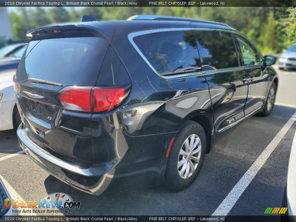 2019 Chrysler Pacifica Touring L Brilliant Black Crystal Pearl / Black/Alloy Photo #6