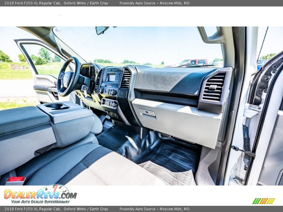 2018 Ford F150 XL Regular Cab Oxford White / Earth Gray Photo #23