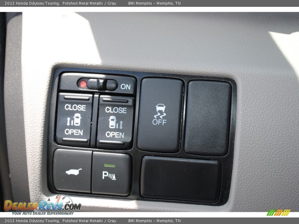 2013 Honda Odyssey Touring Polished Metal Metallic / Gray Photo #17