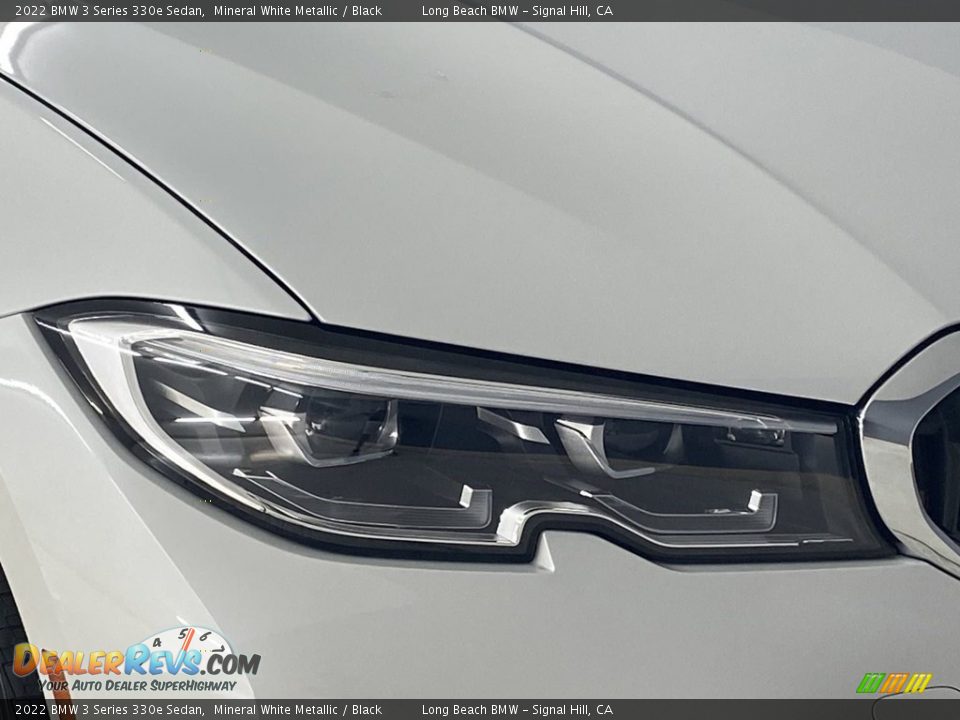 2022 BMW 3 Series 330e Sedan Mineral White Metallic / Black Photo #4