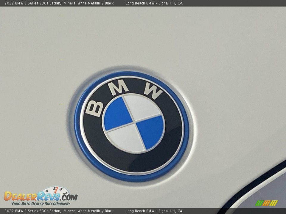 2022 BMW 3 Series 330e Sedan Mineral White Metallic / Black Photo #5