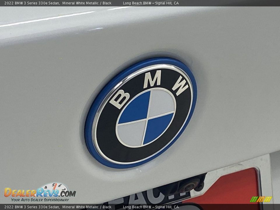 2022 BMW 3 Series 330e Sedan Mineral White Metallic / Black Photo #7