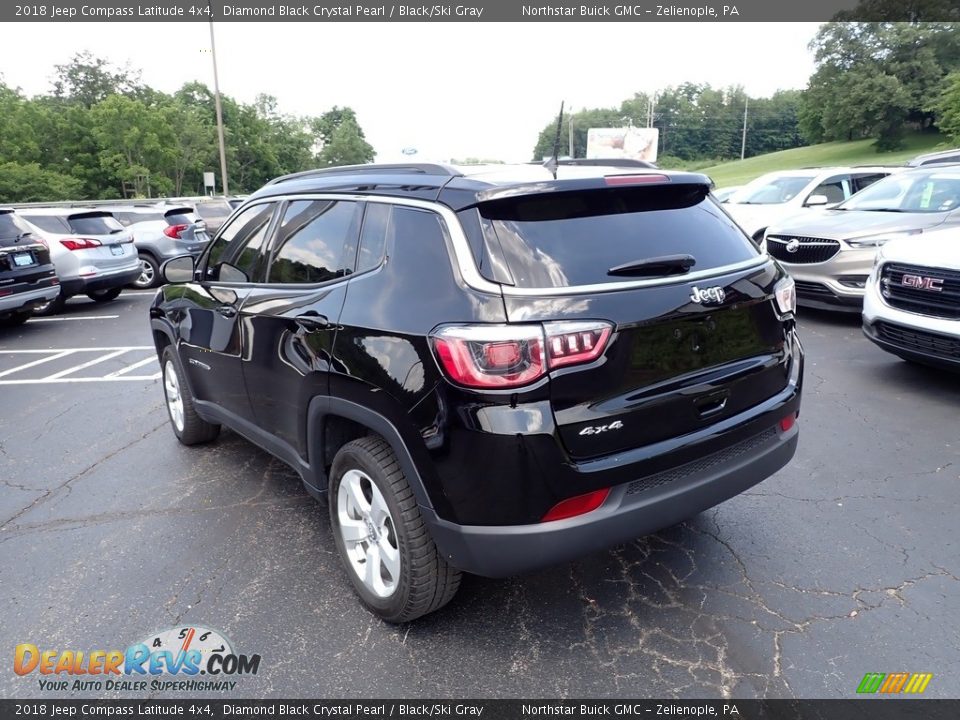 2018 Jeep Compass Latitude 4x4 Diamond Black Crystal Pearl / Black/Ski Gray Photo #3