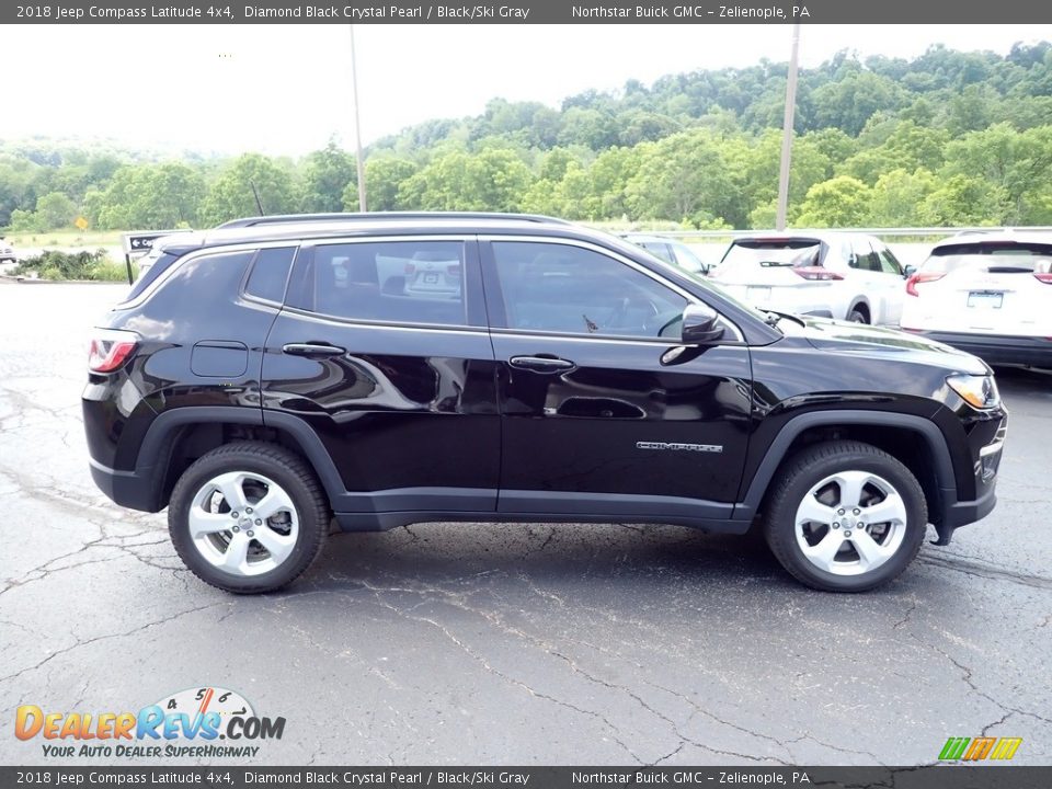 2018 Jeep Compass Latitude 4x4 Diamond Black Crystal Pearl / Black/Ski Gray Photo #8