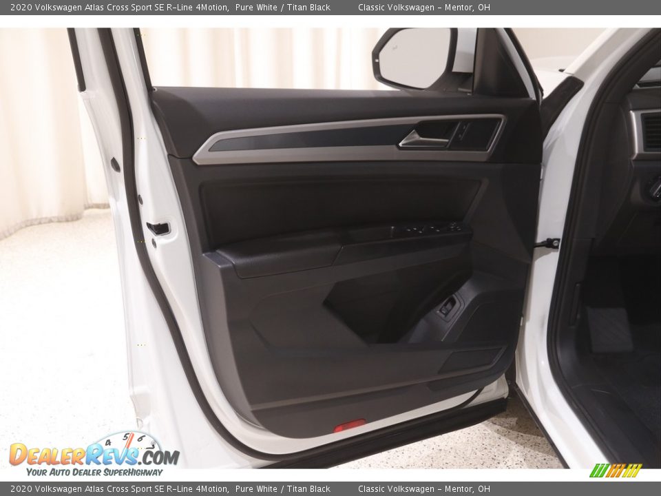 2020 Volkswagen Atlas Cross Sport SE R-Line 4Motion Pure White / Titan Black Photo #4