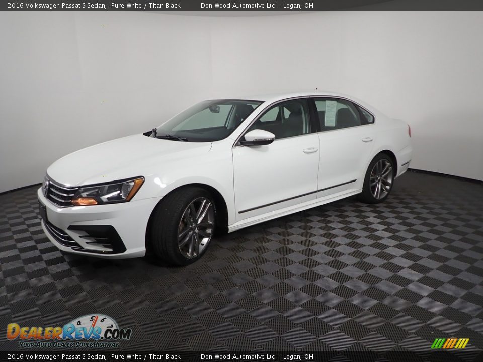 2016 Volkswagen Passat S Sedan Pure White / Titan Black Photo #6