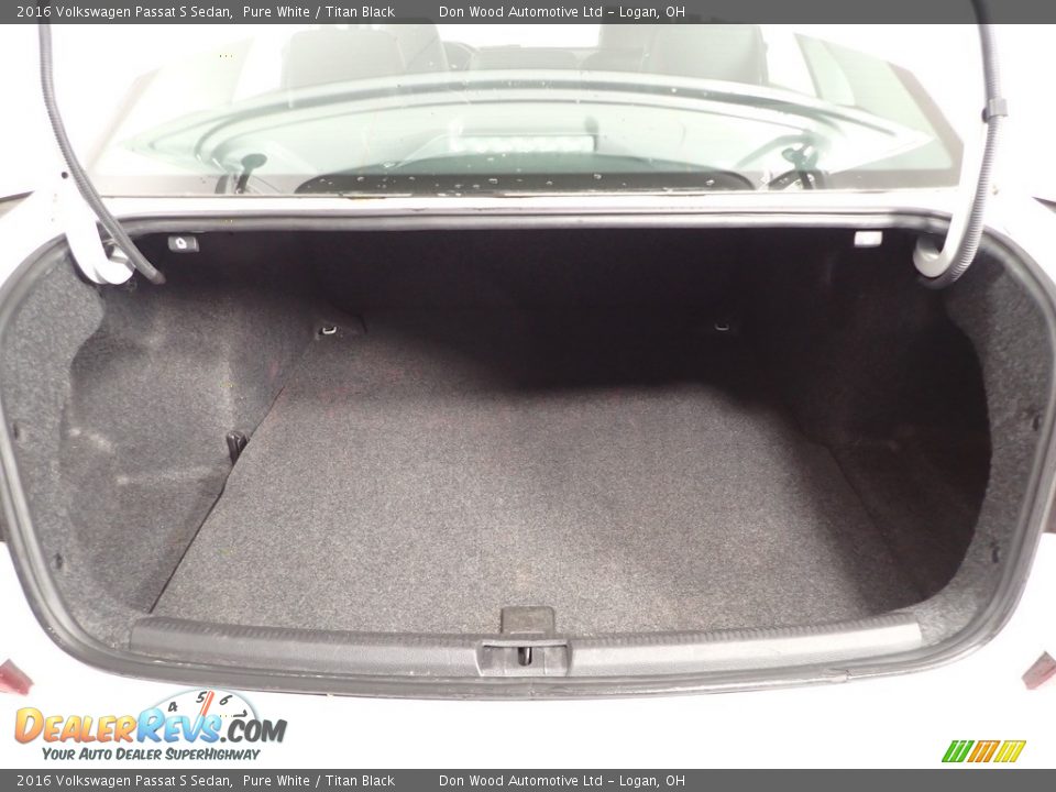 2016 Volkswagen Passat S Sedan Pure White / Titan Black Photo #10