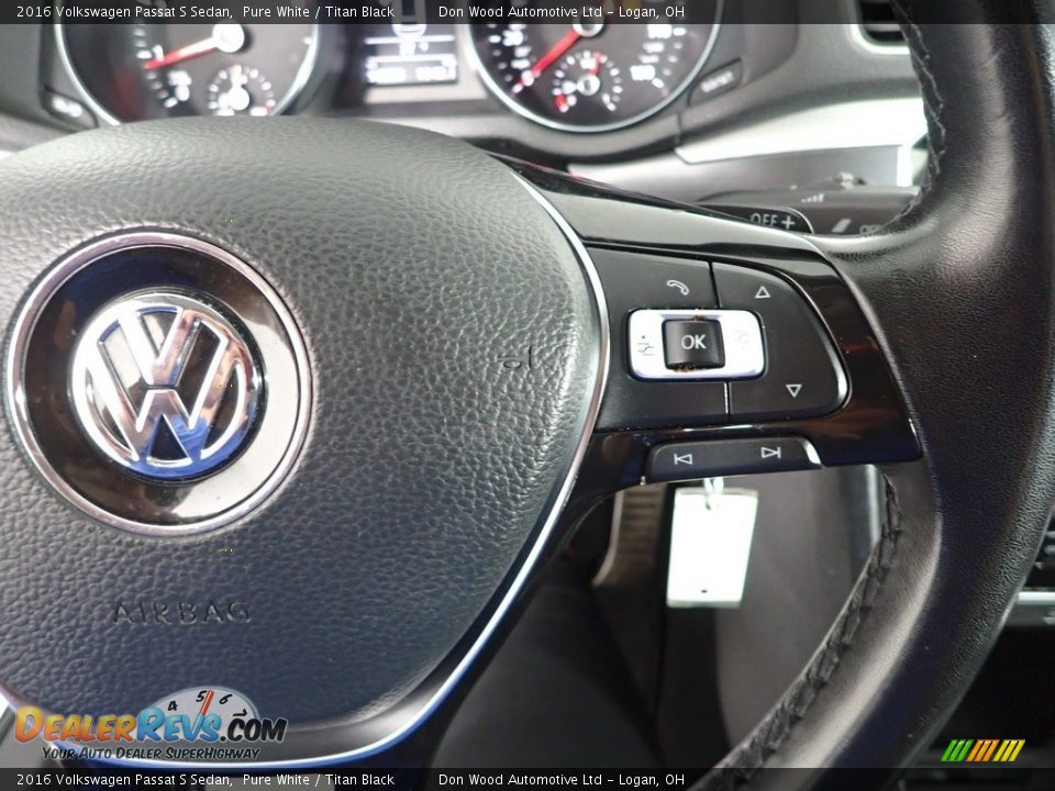 2016 Volkswagen Passat S Sedan Pure White / Titan Black Photo #18