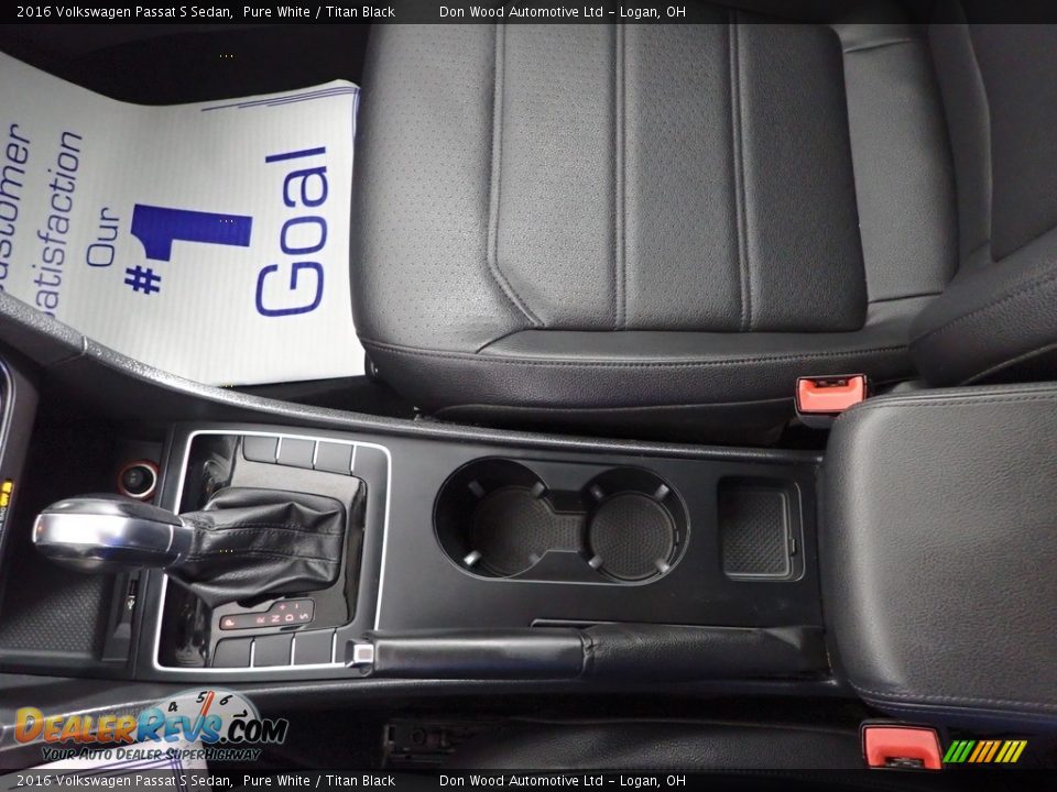 2016 Volkswagen Passat S Sedan Pure White / Titan Black Photo #21