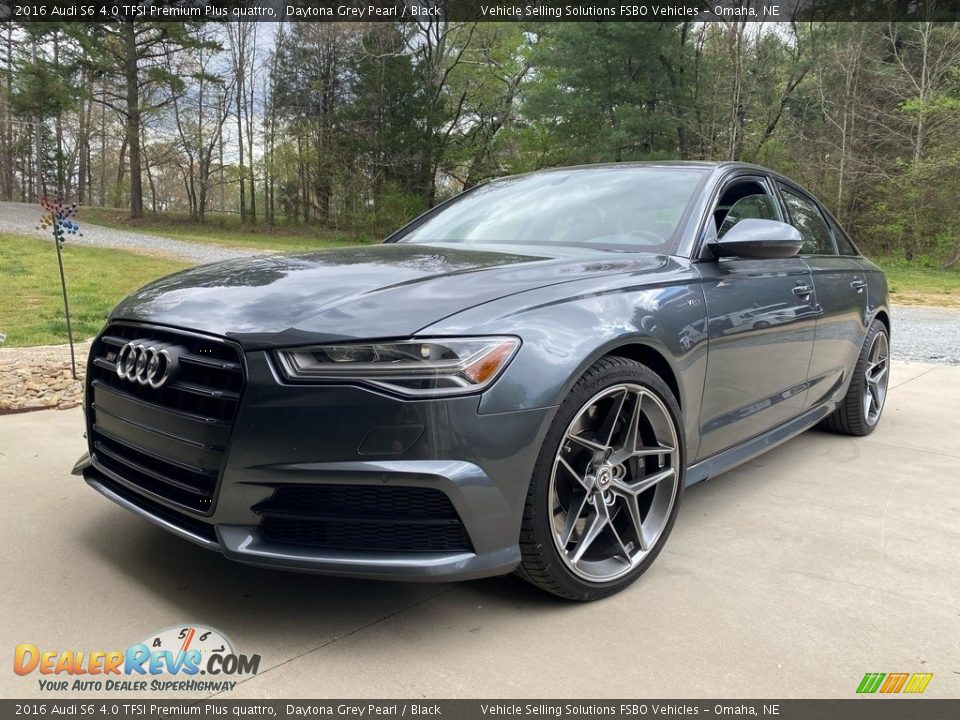 Front 3/4 View of 2016 Audi S6 4.0 TFSI Premium Plus quattro Photo #1