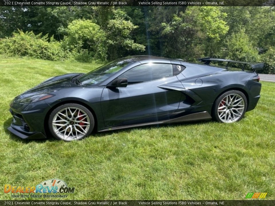 Front 3/4 View of 2021 Chevrolet Corvette Stingray Coupe Photo #1