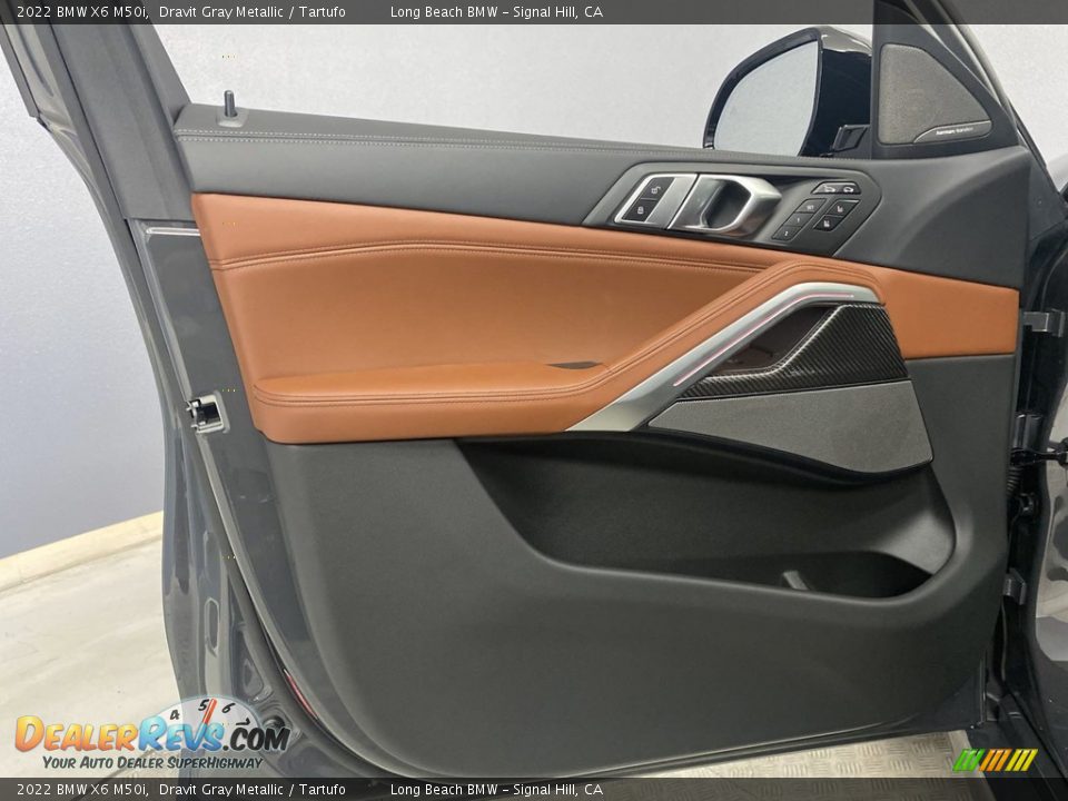 Door Panel of 2022 BMW X6 M50i Photo #11