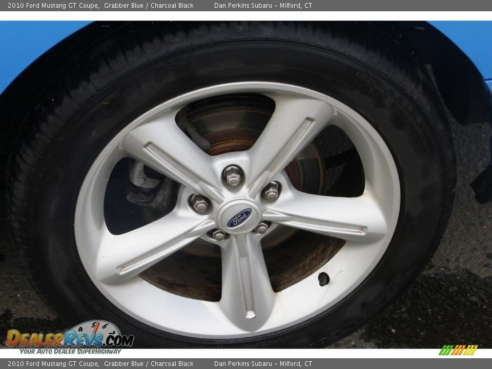 2010 Ford Mustang GT Coupe Grabber Blue / Charcoal Black Photo #17