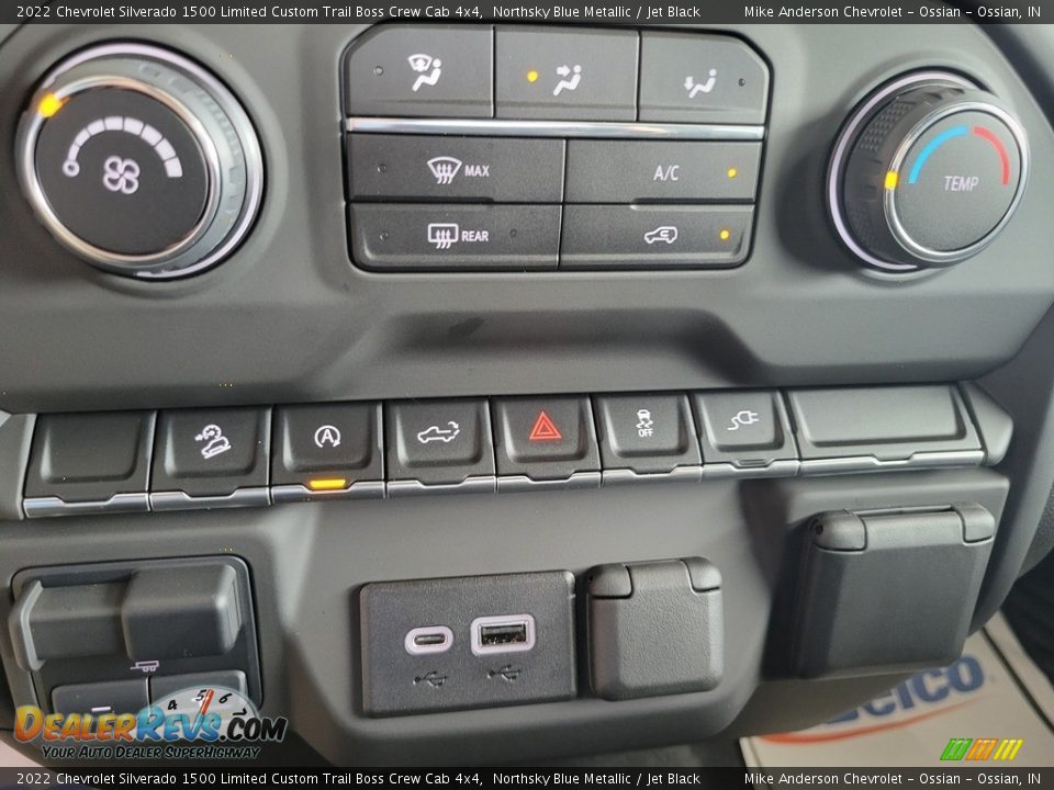 Controls of 2022 Chevrolet Silverado 1500 Limited Custom Trail Boss Crew Cab 4x4 Photo #30