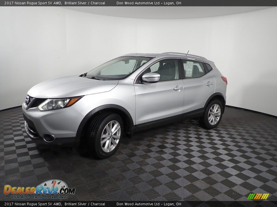 2017 Nissan Rogue Sport SV AWD Brilliant Silver / Charcoal Photo #6