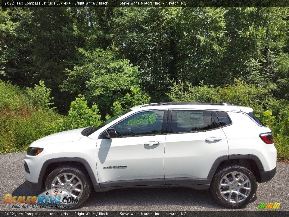 2022 Jeep Compass Latitude Lux 4x4 Bright White / Black Photo #1