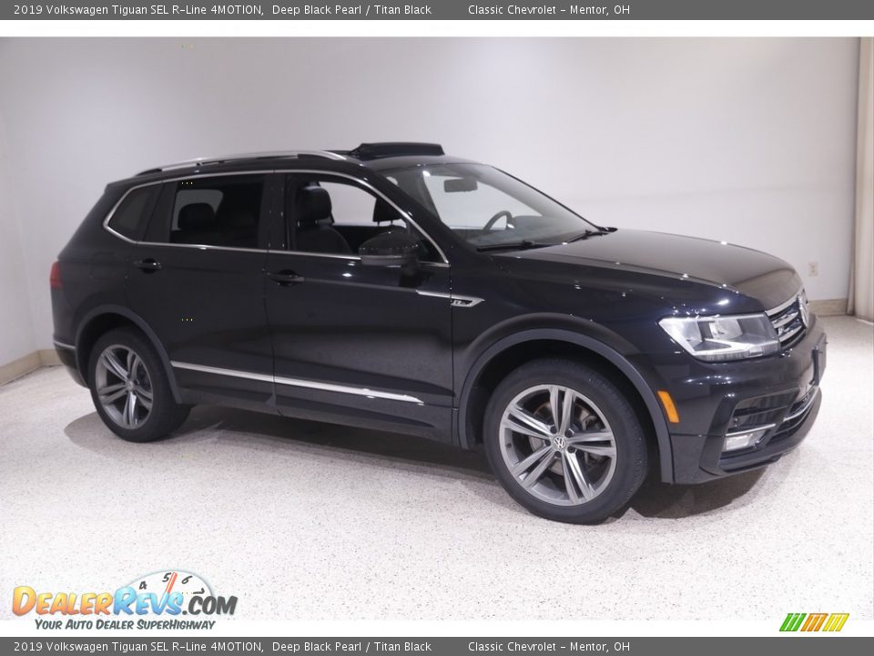 2019 Volkswagen Tiguan SEL R-Line 4MOTION Deep Black Pearl / Titan Black Photo #1