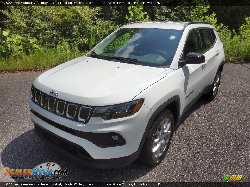 2022 Jeep Compass Latitude Lux 4x4 Bright White / Black Photo #2