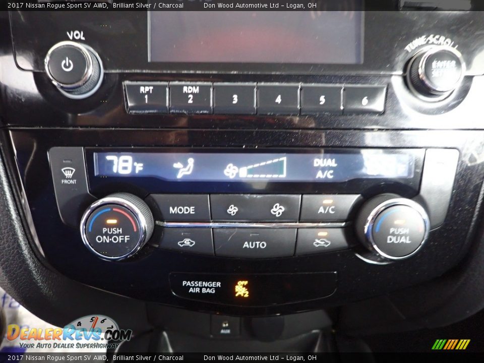 2017 Nissan Rogue Sport SV AWD Brilliant Silver / Charcoal Photo #20