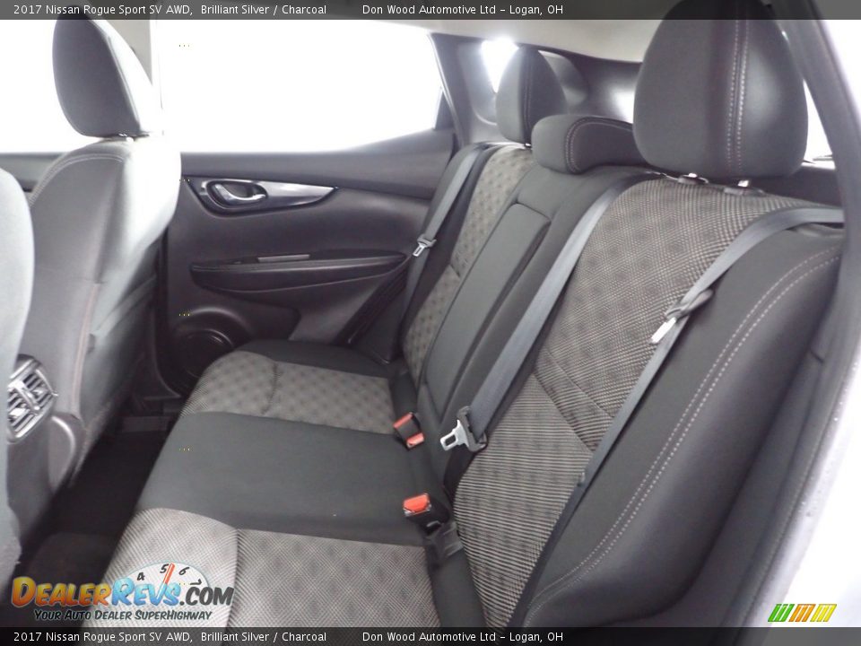 2017 Nissan Rogue Sport SV AWD Brilliant Silver / Charcoal Photo #24