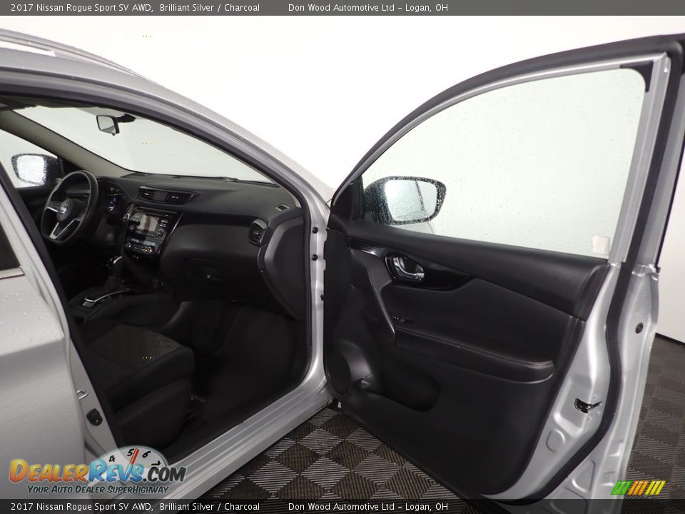 2017 Nissan Rogue Sport SV AWD Brilliant Silver / Charcoal Photo #26