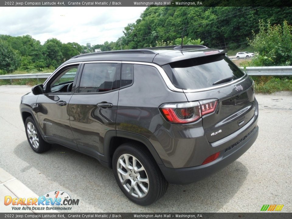 2022 Jeep Compass Latitude 4x4 Granite Crystal Metallic / Black Photo #17