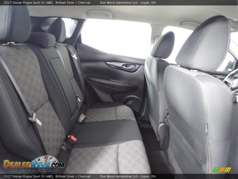 2017 Nissan Rogue Sport SV AWD Brilliant Silver / Charcoal Photo #29