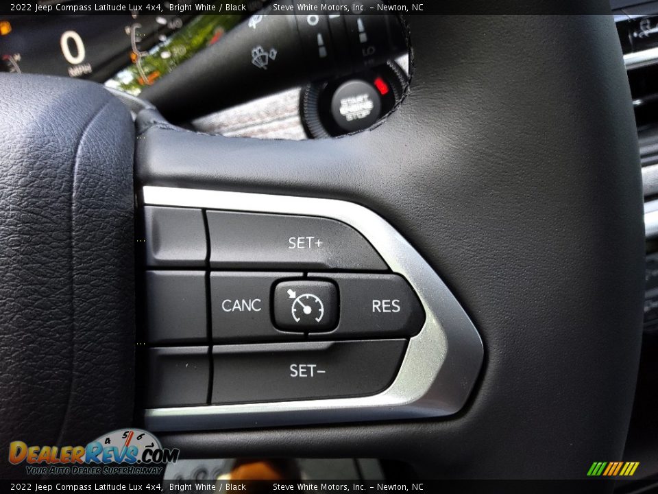 2022 Jeep Compass Latitude Lux 4x4 Bright White / Black Photo #18