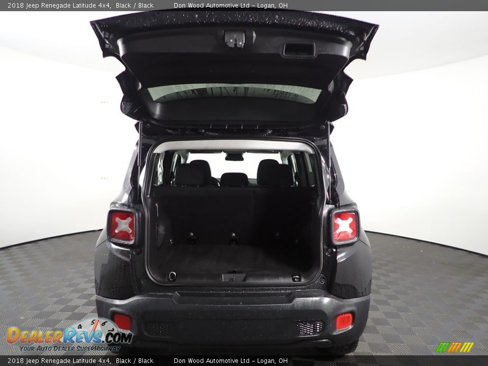 2018 Jeep Renegade Latitude 4x4 Black / Black Photo #10