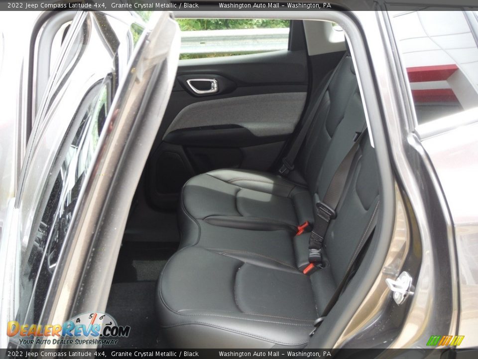 2022 Jeep Compass Latitude 4x4 Granite Crystal Metallic / Black Photo #31